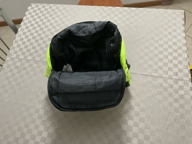 Zainetto bimbo giallo