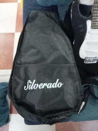 Guitarra eléctrica Silverado + Amplificador