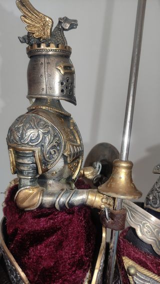 Figura caballero medieval a caballo 