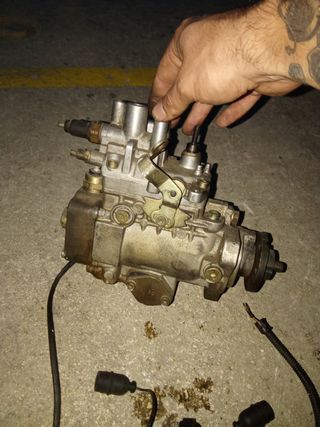 Bomba inyeccion VAG 0460484128 usada