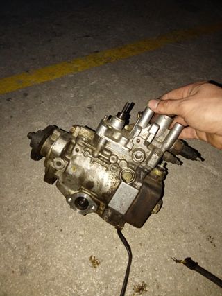 Bomba inyeccion VAG 0460484128 usada