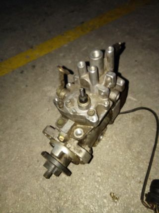 Bomba inyeccion VAG 0460484128 usada