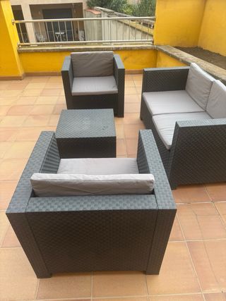 Conjunto jardín - Sofá 2 sillones y mesa
