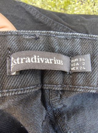 USADO-Minifalda negra Stradivarius - Talla XS-996