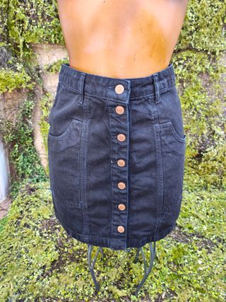 USADO-Minifalda negra Stradivarius - Talla XS-996