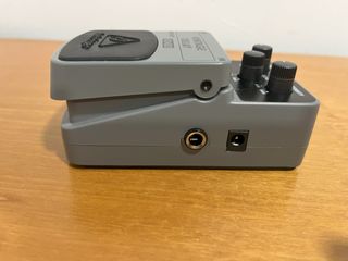 Pedal de efectos Behringer Vintage Delay VD400