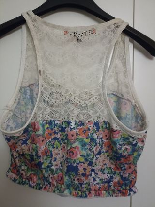 Top Bershka encaje blanco talla S