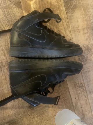 Nike Air Force 1 - Negras