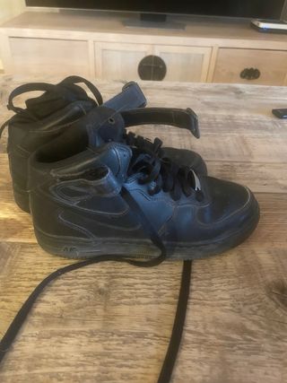 Nike Air Force 1 - Negras