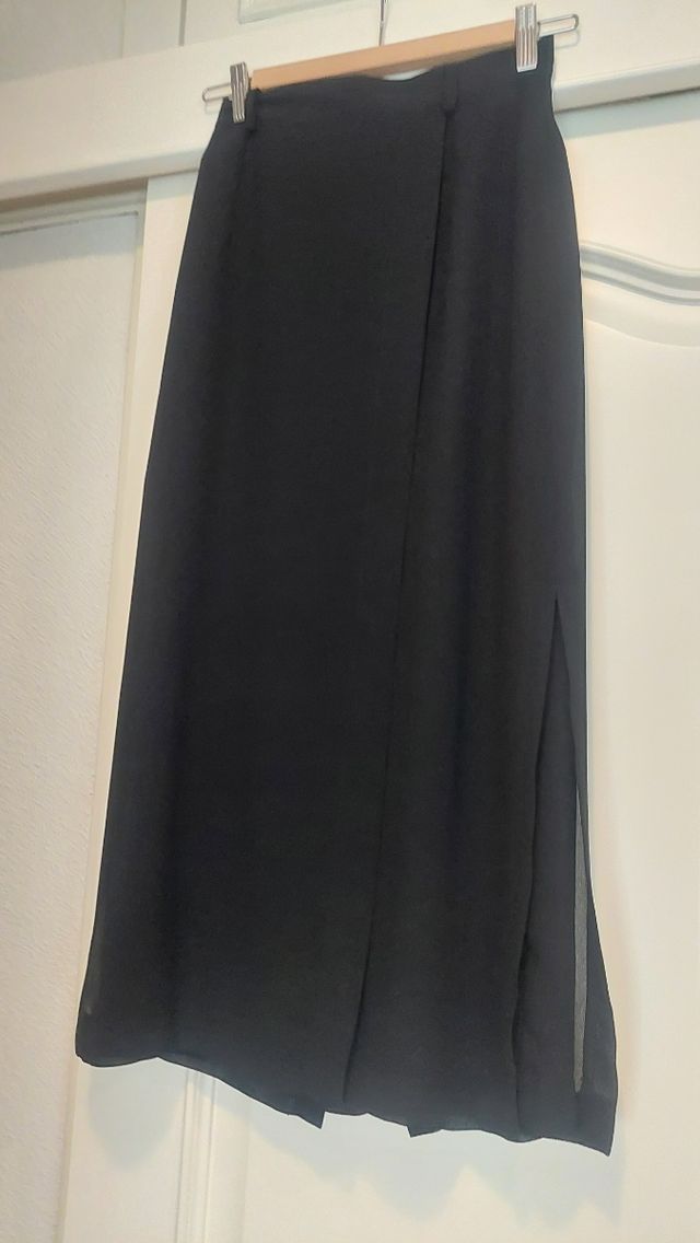 Falda midi negra tubo