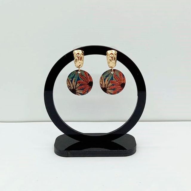 Pendientes círculos brillantes con margaritas