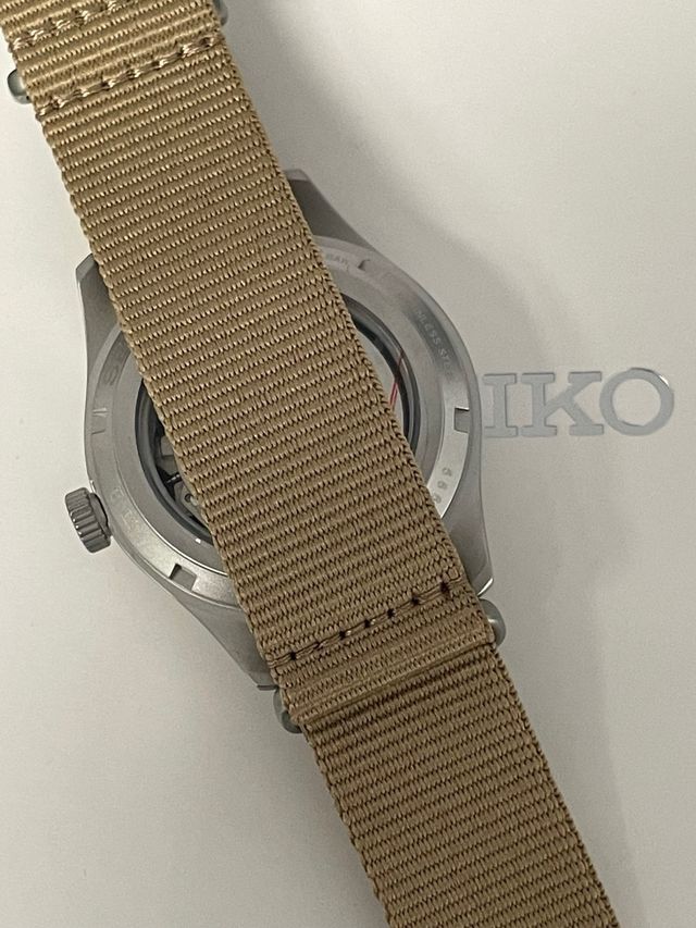 Reloj SEIKO 5 Sport Field Khaki 39,4mm SRPG35K1