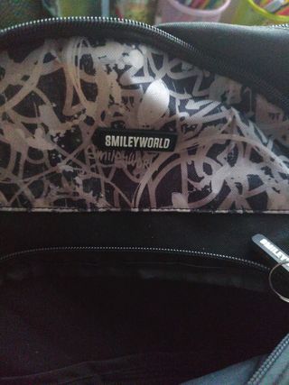 Mochila SmileyWorld usada
