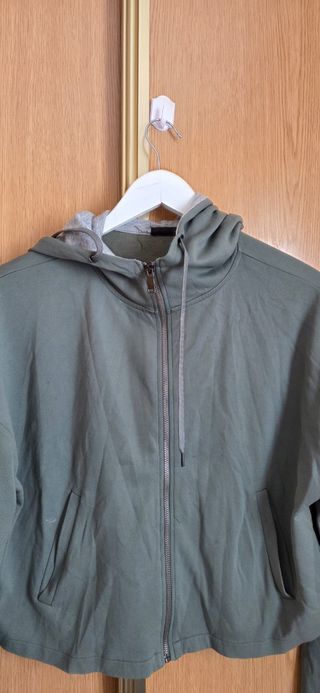 Sudadera Oysho verde oliva talla M