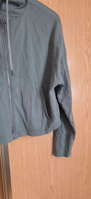 Sudadera Oysho verde oliva talla M