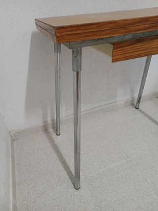 Mesa y silla antigua. último día!