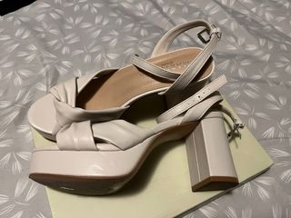 Sandalias MARYPAZ beige - como nuevas