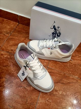Zapatillas U.S. Polo Assn. blancas y plateadas