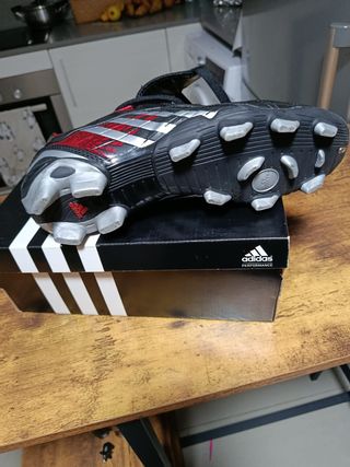 Botas fútbol Adidas originales- rojas y negras