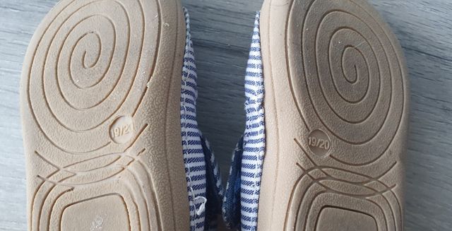 Zapatillas niño rayas azul marino