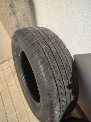 4 Neumáticos usados pero como nuevos 185/70R13 86T