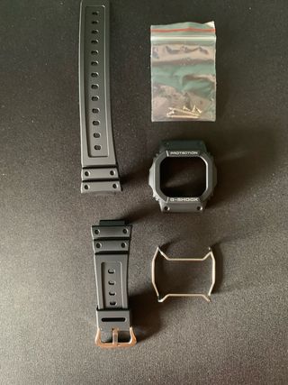 G-Shock GW-M5610U-1: Set cinturino e lunetta
