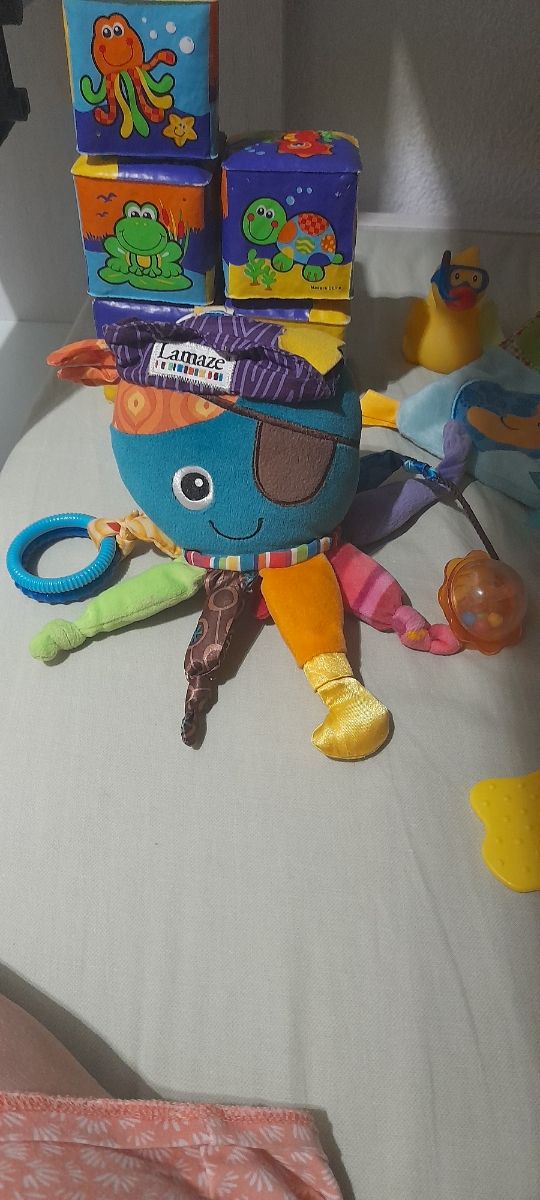 Juguetes bebé - Sonajas y cubos