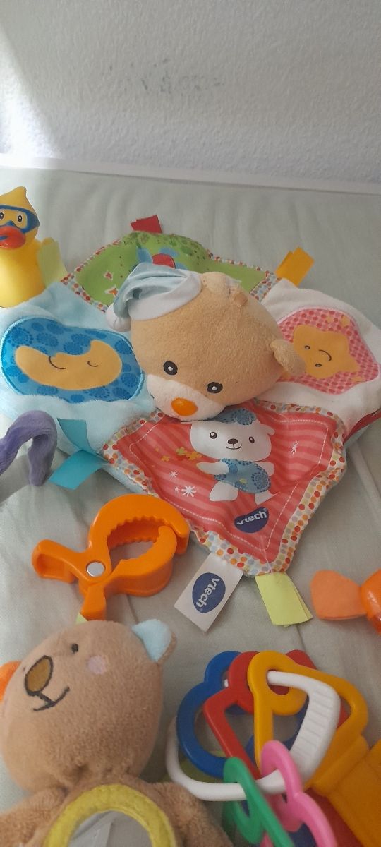 Juguetes bebé - Sonajas y cubos