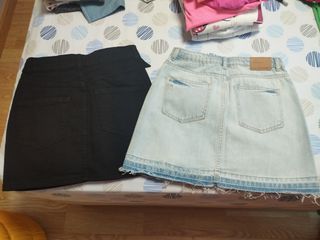 2 Faldas Vaqueras:  Negra talla 36 y Azul talla 14