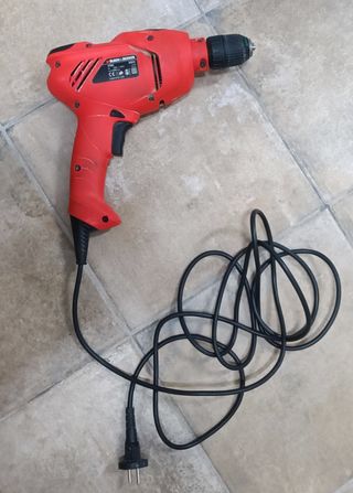 Taladro Black+Decker dañado