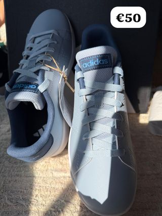 Zapatillas Adidas celeste cielo nuevas