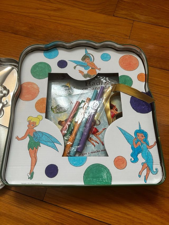 Caja Disney Fairies: Lee, juega, crea