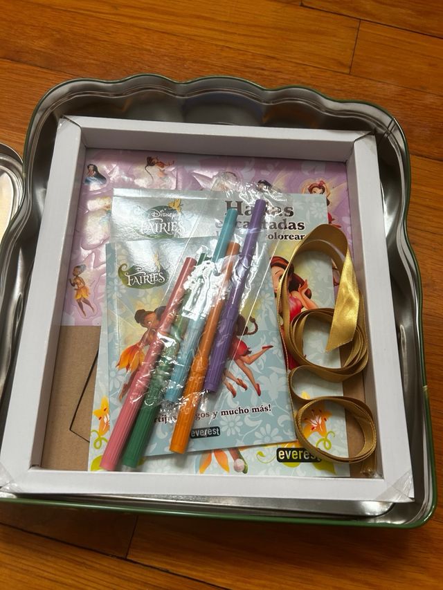 Caja Disney Fairies: Lee, juega, crea