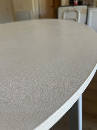 Mesa ovalada blanca comedor