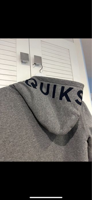 Sudadera gris Quicksilver con capucha