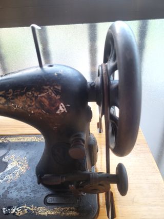 Máquina coser Singer Antigua de 1902 funcionando.
