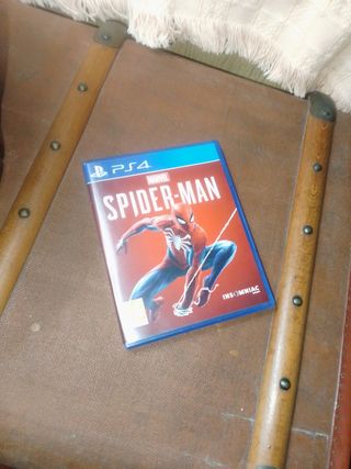 PS4 Slim 500GB + DualShock 4 + funda  + Spiderman 