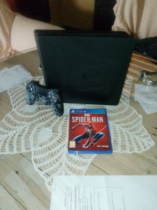 PS4 Slim 500GB + DualShock 4 + funda  + Spiderman 