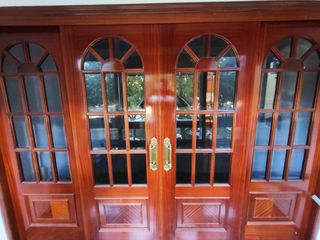 Se vende Vidriera de Puertas de madera maciza 