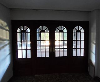 Se vende Vidriera de Puertas de madera maciza 
