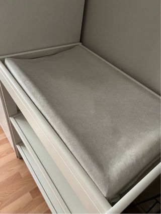 Cambiador Ikea Gulliver con funda y cojín 