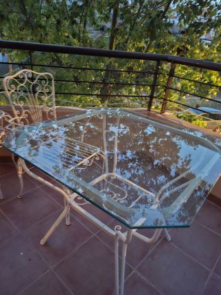 Mesa y sillas metal jardín