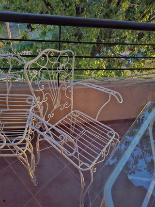 Mesa y sillas metal jardín