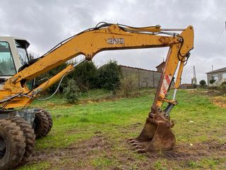 Liebherr 310 Retroexcavadora de ruedas.