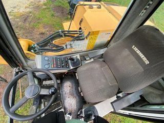 Liebherr 310 Retroexcavadora de ruedas.