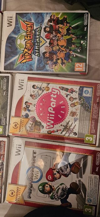Wii mini - Consola roja y negra