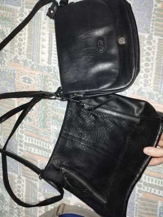 2 bolsos negros piel - 15€