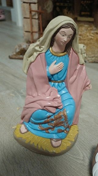 Belén artesanal pintado a mano