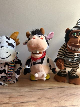 4 Muñecos musicales: vaca, mono, león