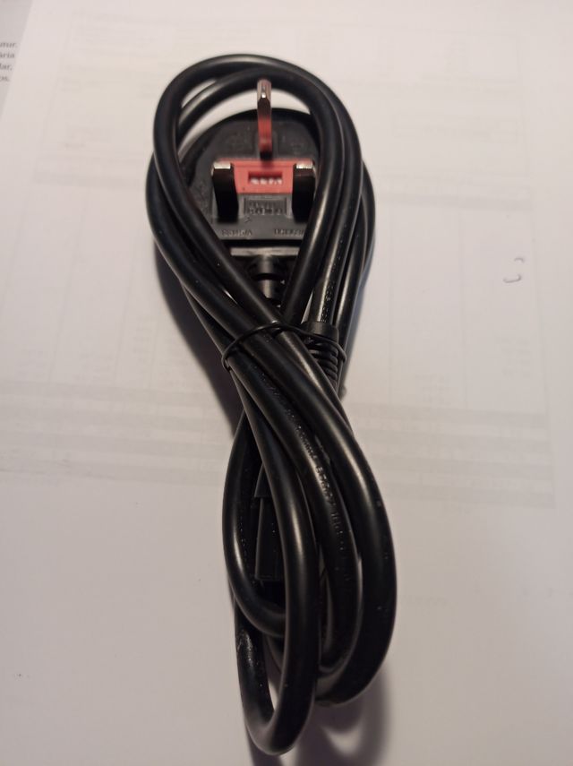 Cable alimentación UK PC